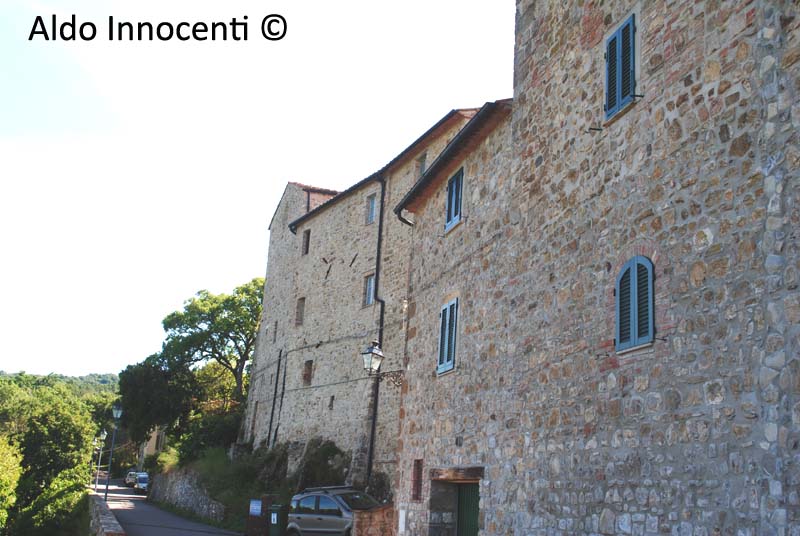 LECCIA: MURA 1' IMMAGINE